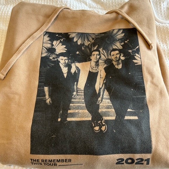 Jonas Brothers Concert Tour Sweatshirt Size Large! - Picture 4 of 6